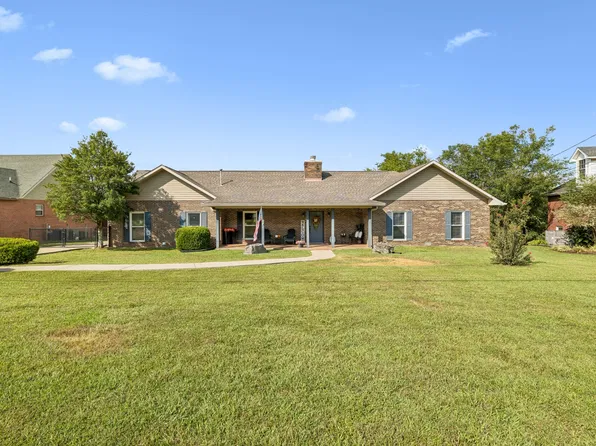 1121 Lakes Edge Dr, Murfreesboro, TN 37130