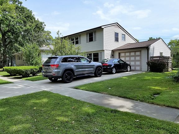 3rd image of 6043 Hampton Dr