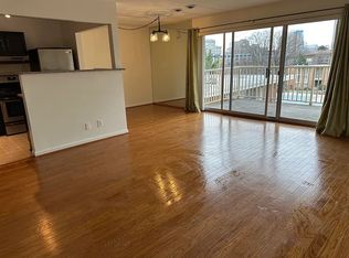 2648 Redcoat Dr APT 1C, Alexandria, VA 22303