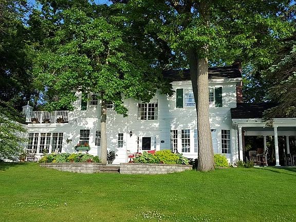2nd image of 814 Lake Shore Dr