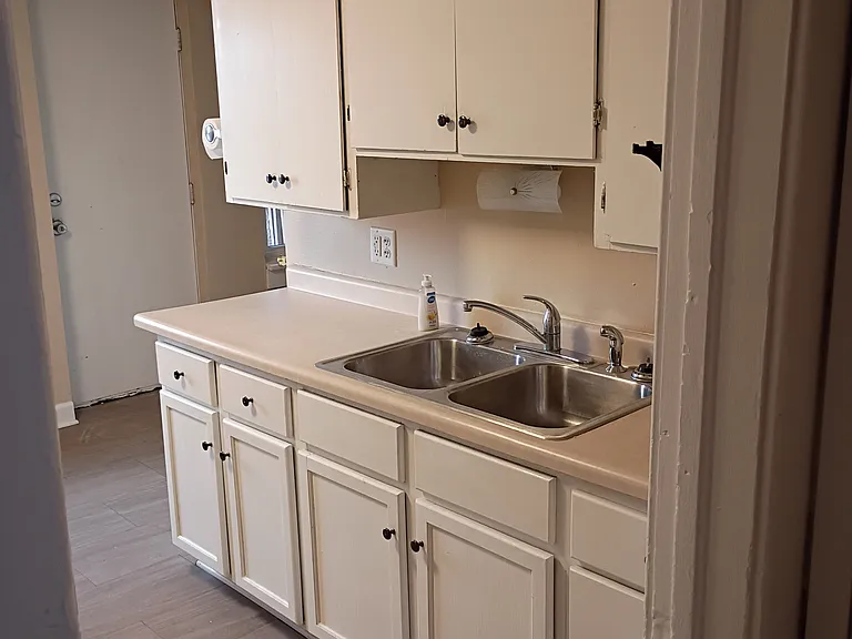 204 E Central St #6 — Photo 7