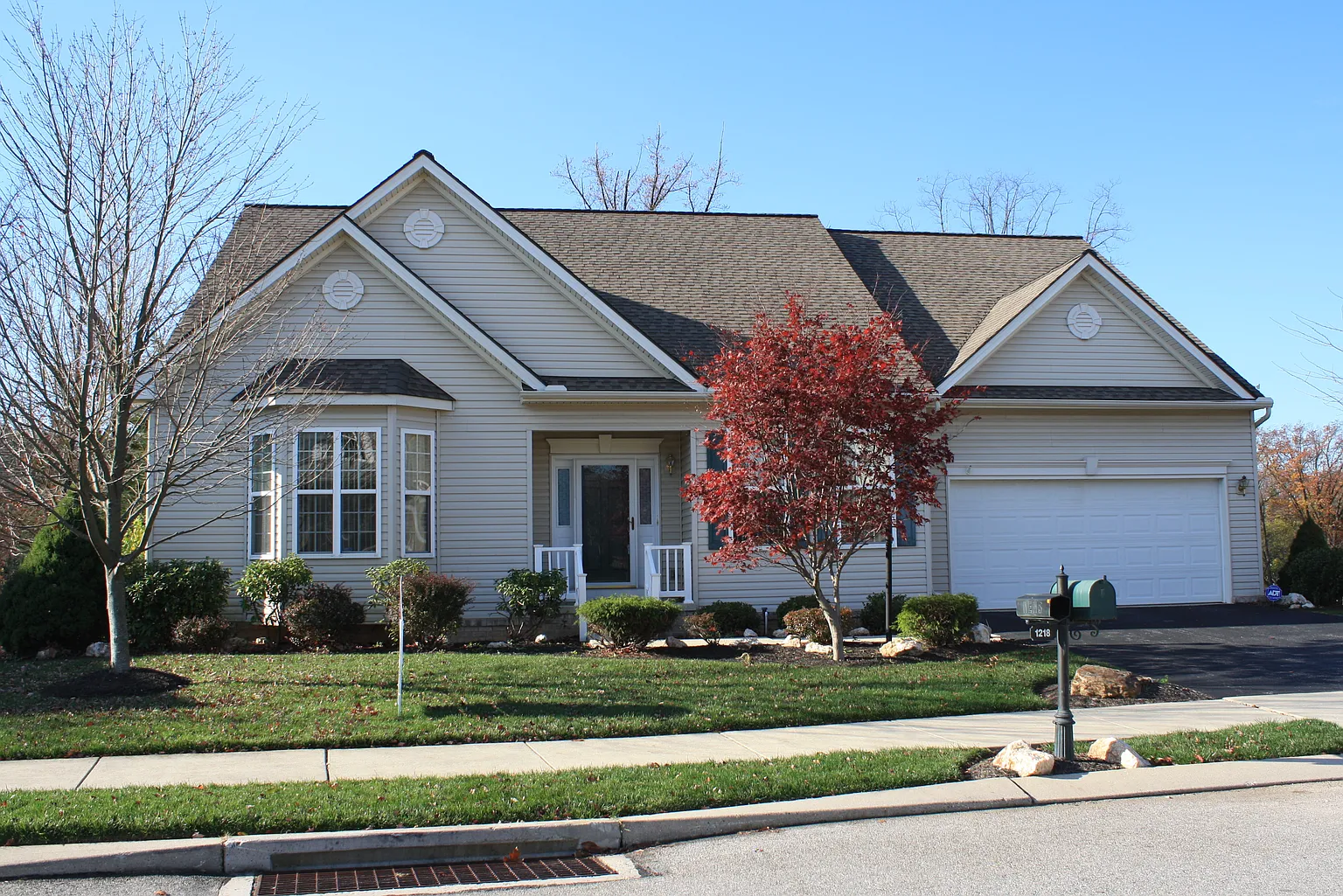 1218 Oakwood Ln photo 1