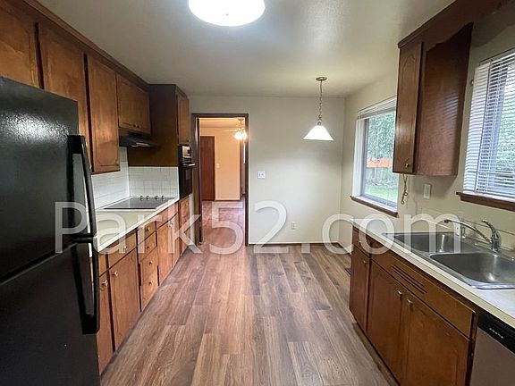 5th image of 9823 Willowood Pl SW