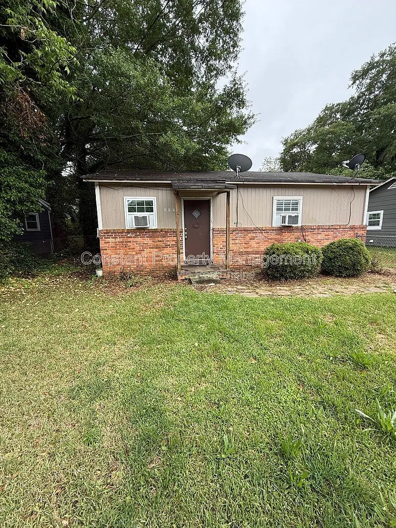 2 bed, 1.0 bath, $1,045 — Photo 1