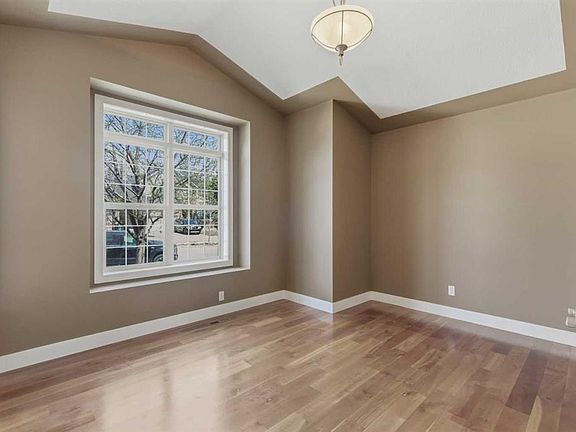 4th image of 183 NE Discovery Ridge Way SW