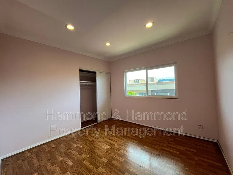 5400 Newcastle Ave #43 — Photo 9