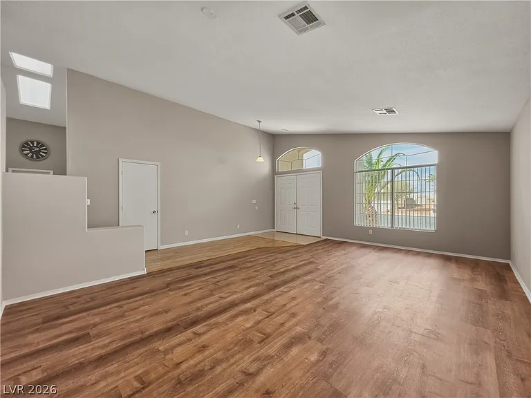 1037 Blue Lantern Dr — Photo 15
