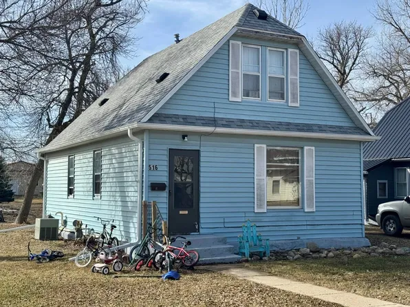516 E 5th Ave, Redfield, SD 57469