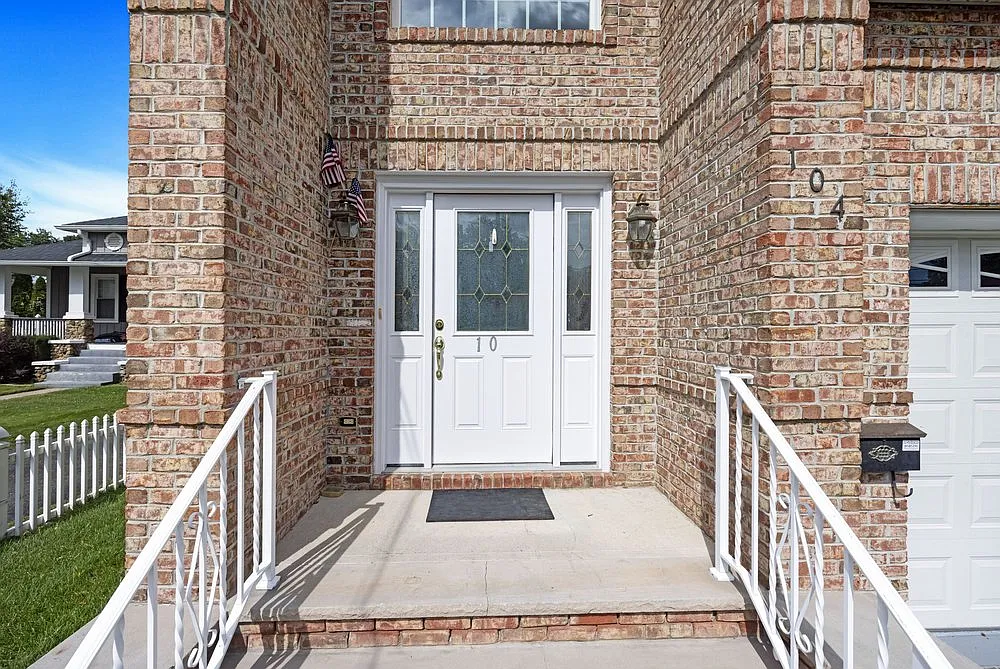 4 bed, 2.5 bath, 2651 sqft, $5,500 — Photo 3