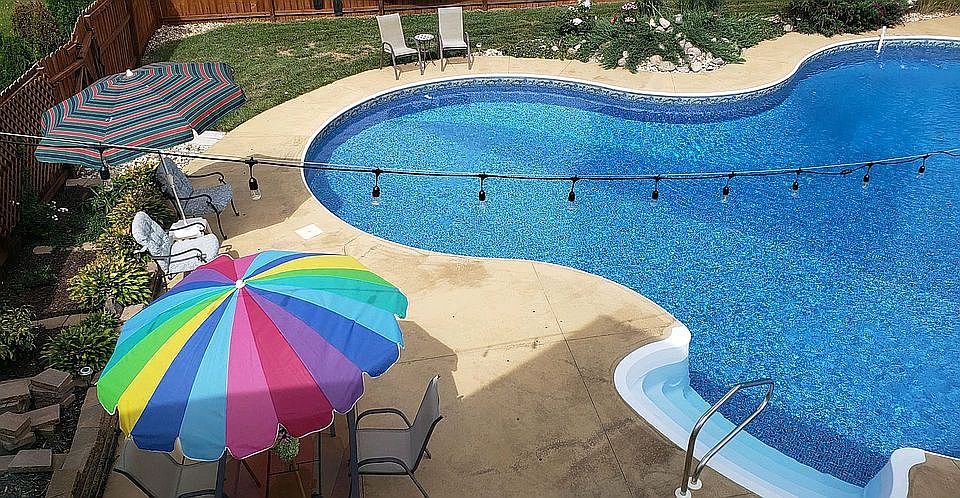 32000 gallon pool