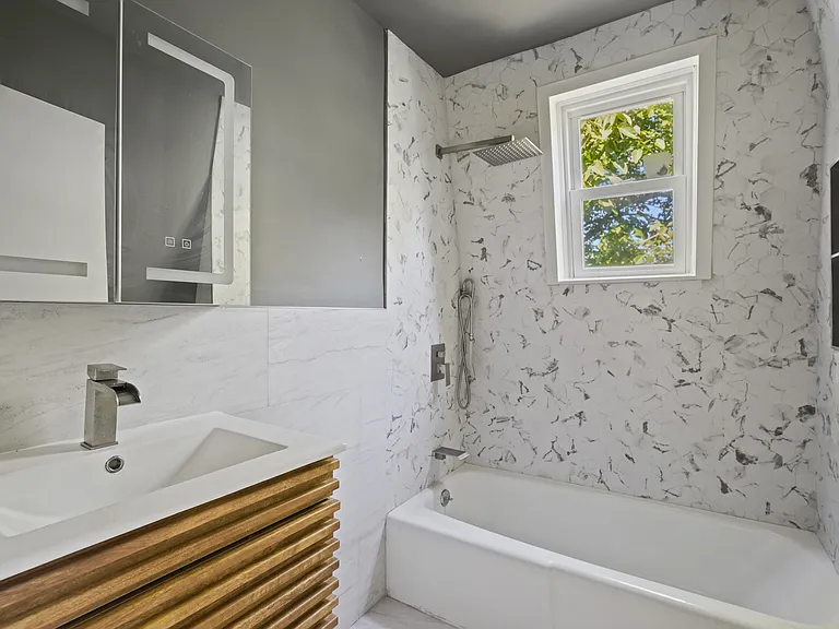 31 N Eckar St #3 — Photo 11