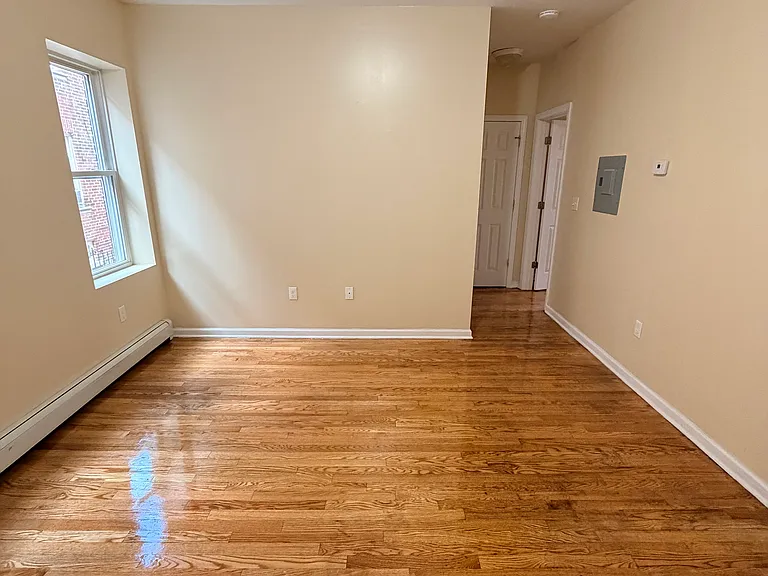 310 Edgewood Ave #3 — Photo 2