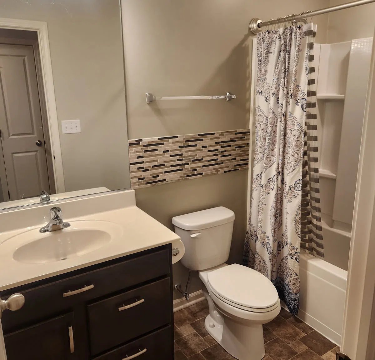 3 bed, 2.5 bath, 1756 sqft, $2,700 — Photo 1