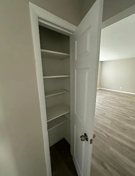 3 bed, 1025 sqft, $1,900 — Photo 3