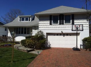 1020 Hazel Pl, Woodmere, NY 11598