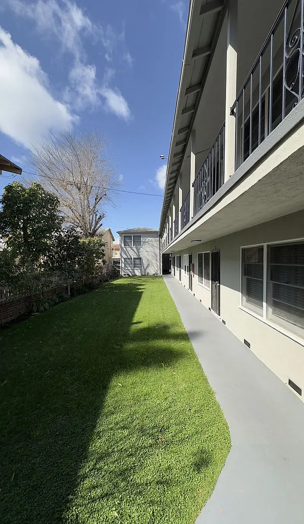 1133 Locust Ave Long Beach, Ca 90813-3262 — Photo 2