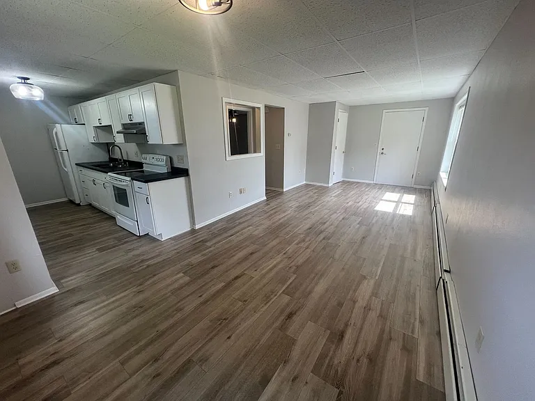 10729 Main St — Photo 12