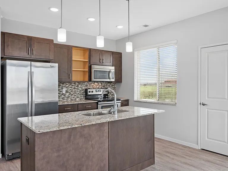 4. Aspen Lofts D - Kitchen 4. Aspen Lofts D - Kitchen