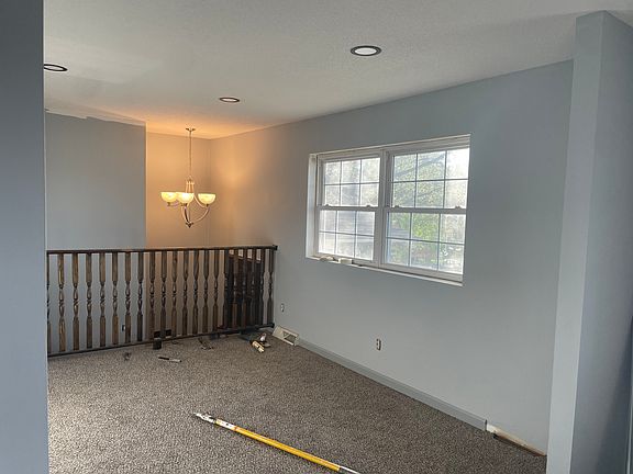 4th image of 704 Belair Dr