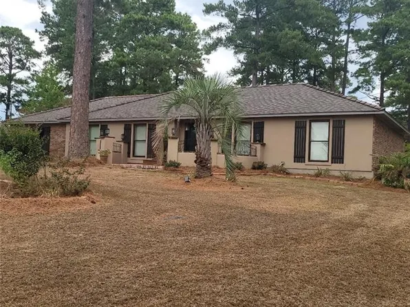 211 Arrowhead Dr, Pineville, LA 71360
