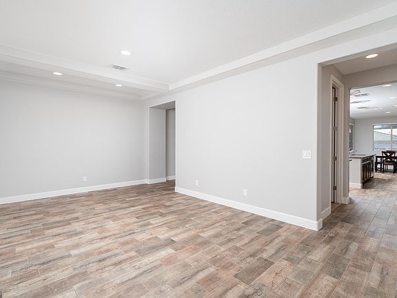 5th image of 18627 W College Dr