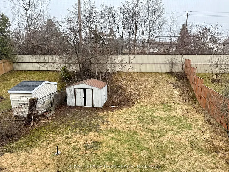 128 Pinetrail Cres — Photo 18