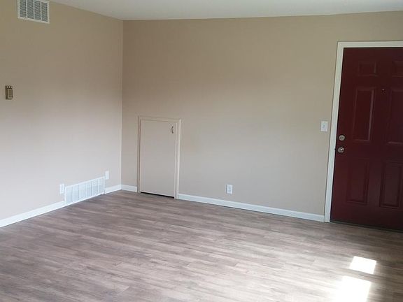 Living Room 13 x 14