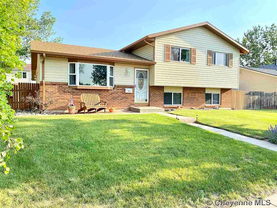 1st image of 1016 Sanders Dr