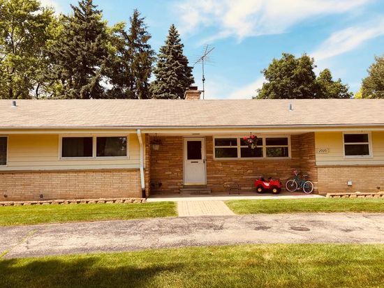 2709 Sallmon Ave Waukegan Il 60087 Mls 10737234 Redfin