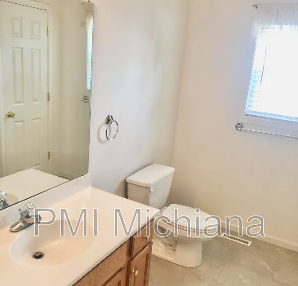 51880 Courtland Dr E — Photo 10