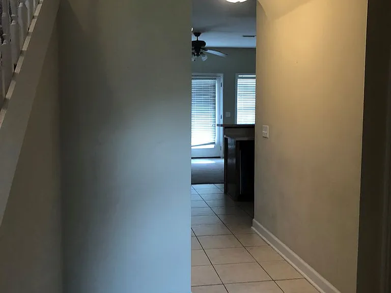 323 Eagle Lndg — Photo 2