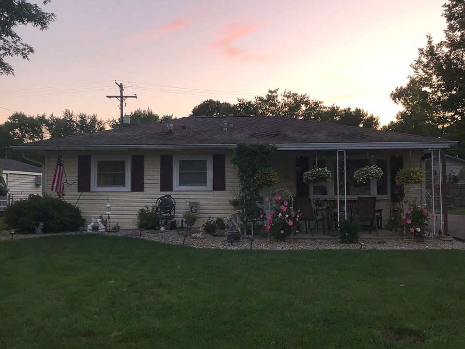 2nd image of 220 Lynwood Dr