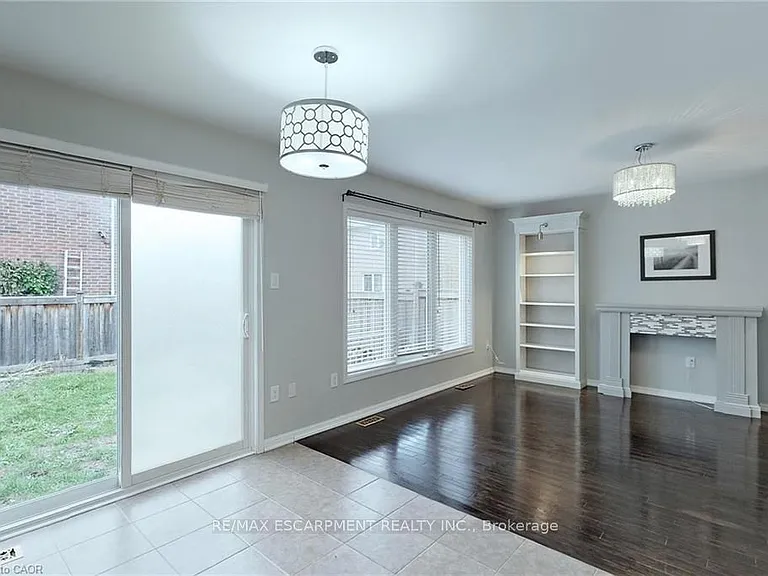 1005 Farmstead Dr #MAIN UPPER — Photo 8