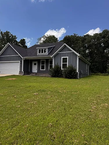 12 Hobkirk Dr Photo 1