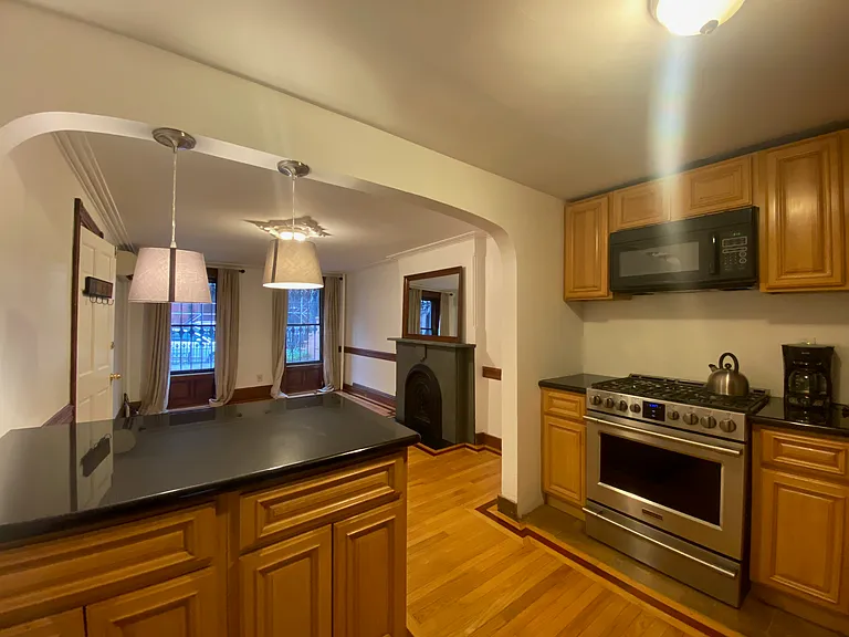 591 Putnam Ave #GARDEN — Photo 11
