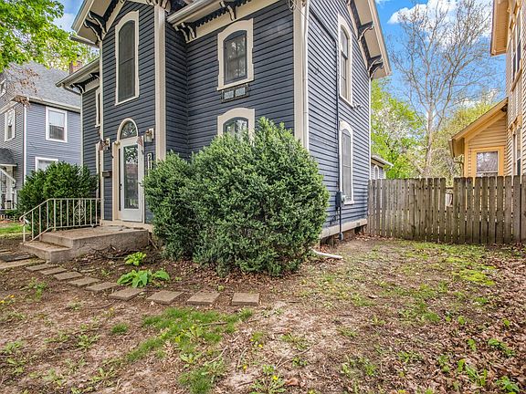 3rd image of 212 S 4th St