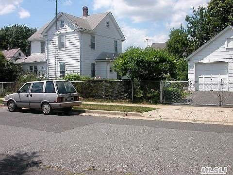 1st image of 202 Bennett Ave