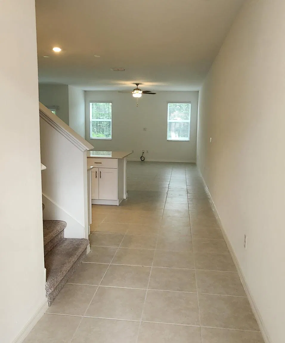 3 bed, 2319 sqft, $2,300 — Photo 3