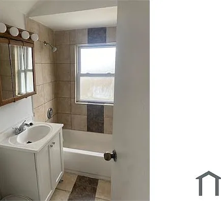 9842 S Yates Blvd — Photo 4