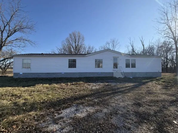 1950 County Road 375 N, Fairfield, IL 62837