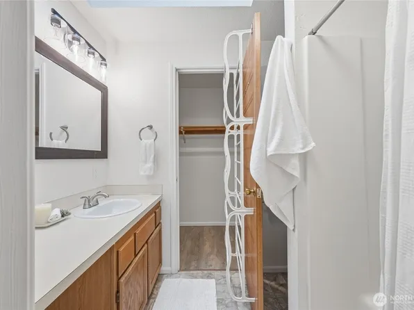1386 Lahti Dr, Bellingham, WA 98226