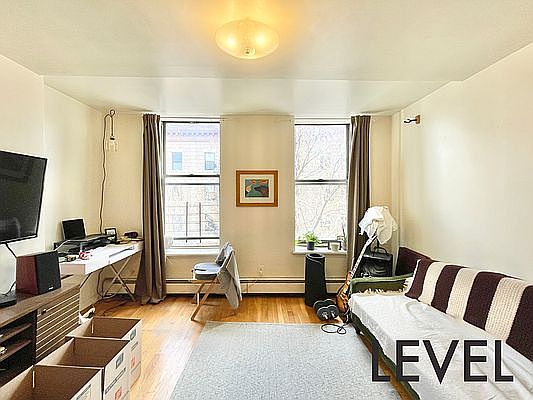 2nd image of 396 Tompkins Ave #6