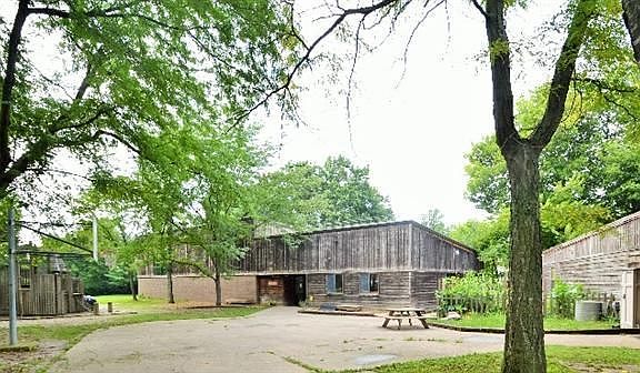 5th image of 166 Crestwood Dr