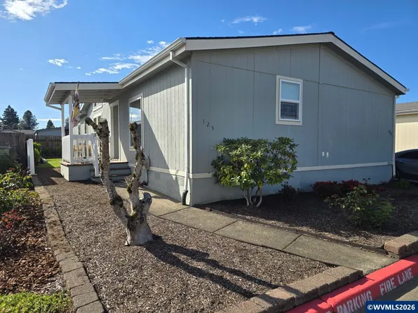 1000 S McKern Ct #125, Newberg, OR 97132