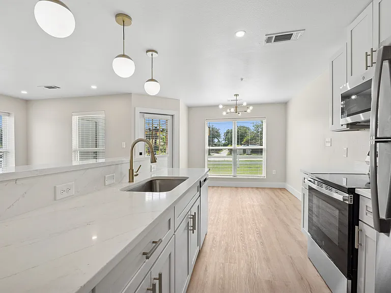 Lake Meadows — Photo 24
