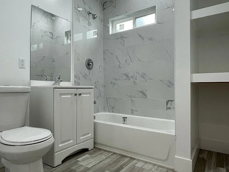 121 N New Hampshire Ave — Photo 15