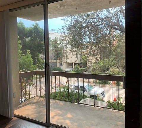 3rd image of 1932 Overland Ave #209A