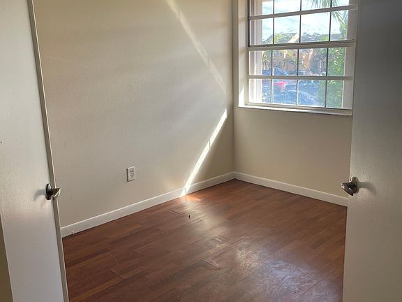 2nd image of 2622 SE 19th Ct