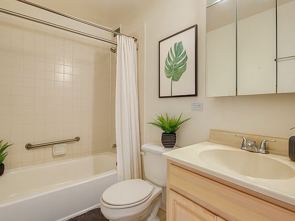 2nd image of 6040 S Harper Ave #9a5f6304a