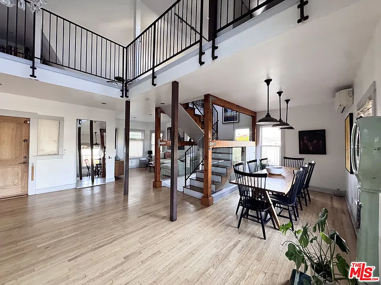 814 E Edgeware Rd — Photo 8